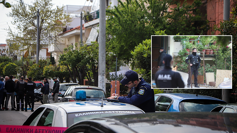 Παραδόθηκε ο μητροκτόνος του Αιγάλεω