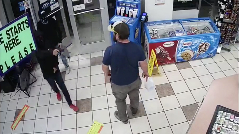 Βετεράνος πεζοναύτης αφοπλίζει ένοπλο ληστή στη Γιούμα