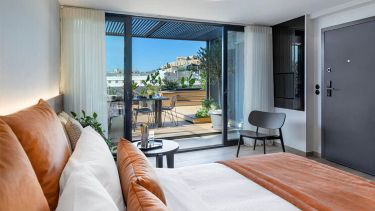 Αthens Stay – Χριστόφορος Πέτσης: “Το γρήγορο και χωρίς διακοπές Internet μας βοηθά να κάνουμε τη διαφορά στους πελάτες μας”