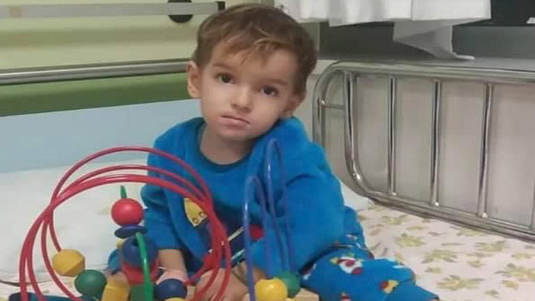 Έκκληση για τον 5χρονο Κωνσταντίνο από τα Τρίκαλα, που πάσχει από σπάνια ασθένεια
