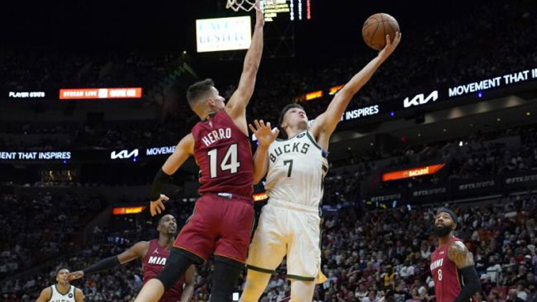 Απίστευτη συντριβή για τους Μπακς, 137-95 από τους Χιτ! Απίστευτη συντριβή για τους Μπακς, 137-95 από τους Χιτ!