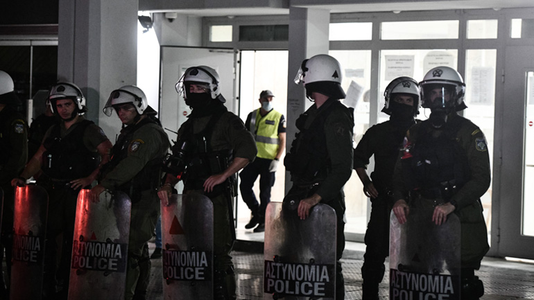 Ο Αλέξης Κούγιας ανέλαβε την υπεράσπιση των επτά αστυνομικών