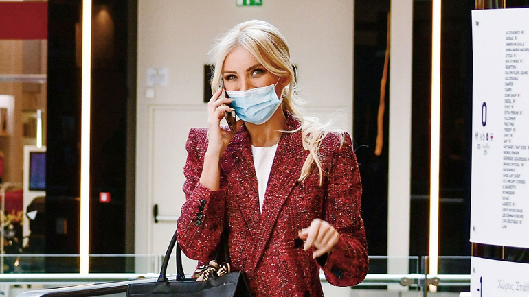 Κατερίνα Καινούργιου: Βόλτα σε γνωστό εμπορικό κέντρο των βορείων προαστίων