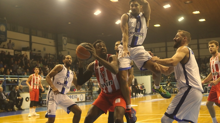 Δυσκολεύτηκε αλλά νίκησε στο Ιβανώφειο ο Ολυμπιακός, 96-90 τον Ηρακλή στην παράταση