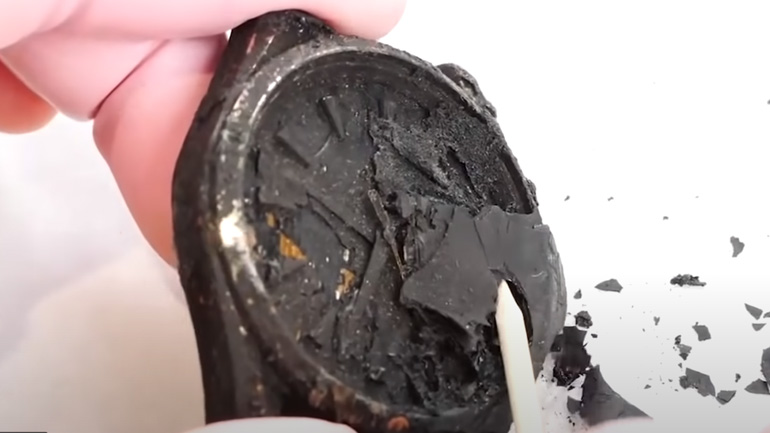 Επιδιόρθωση καμένου ρολογιού