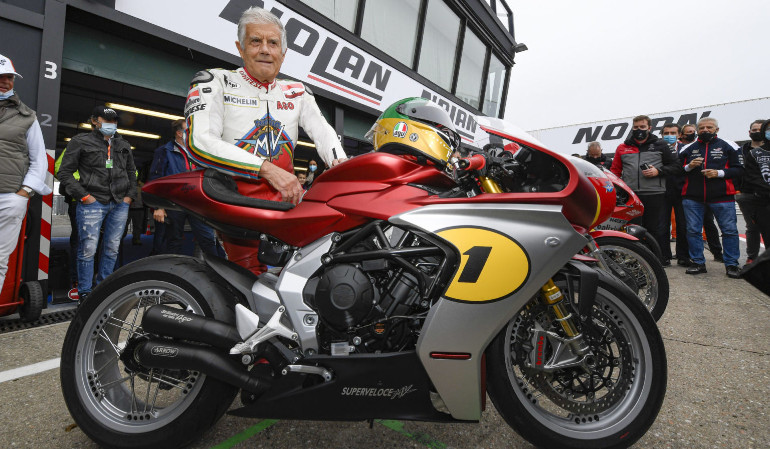 Ο ίδιος ο Agostini είχε την ευκαιρία να οδηγήσει τη Superveloce Ago στο Misano.