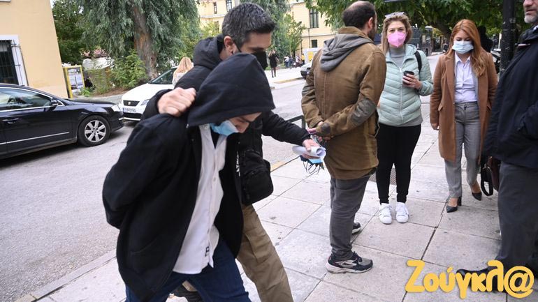 Αιγάλεω: Απολογείται ο 20χρονος μητροκτόνος