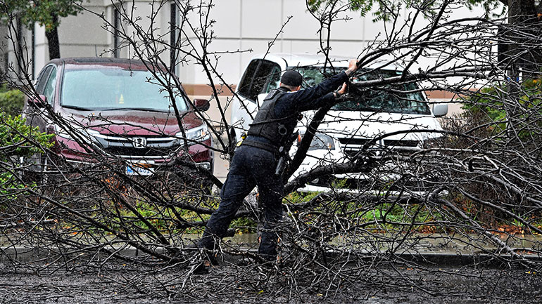 ΗΠΑ: Στο έλεος ισχυρών καταιγίδων η Δυτική Ακτή