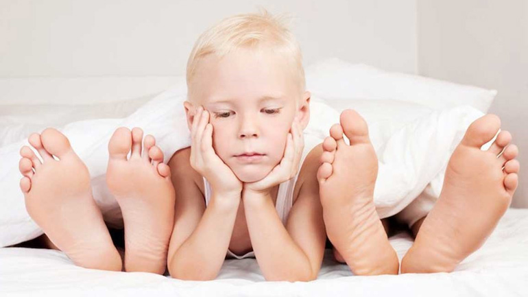 Πρέπει το παιδί να βλέπει γυμνούς τους γονείς;