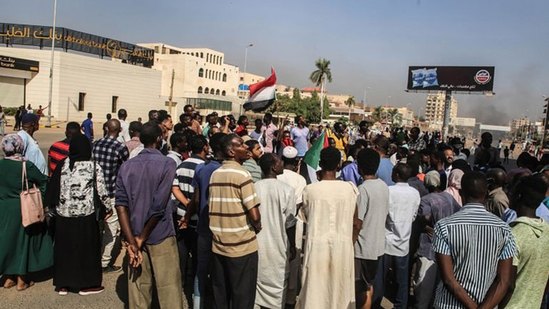 Σουδάν-Πραξικόπημα: Οι ΗΠΑ παγώνουν οικονομική βοήθεια 700 εκατ. δολαρίων Σουδάν-Πραξικόπημα: Οι ΗΠΑ παγώνουν οικονομική βοήθεια 700 εκατ. δολαρίων