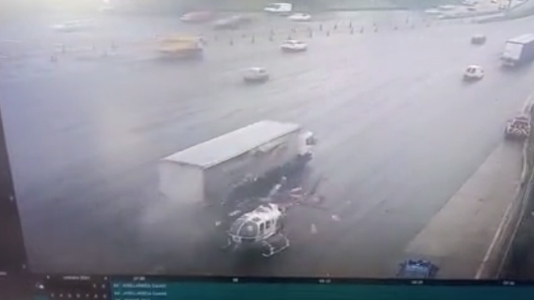 Φορτηγό εναντίον ελικοπτέρου