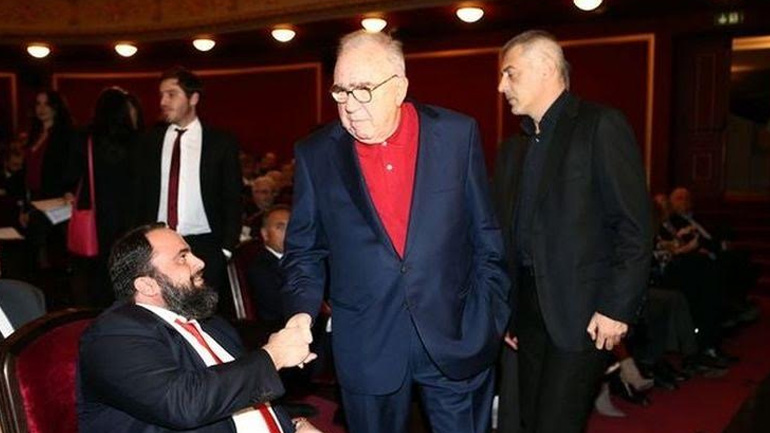 Στον Ολυμπιακό τι ακριβώς συμβαίνει;