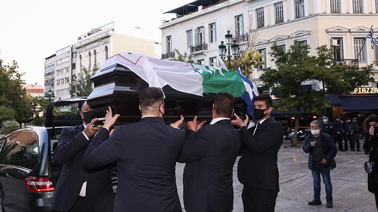 Φώφη Γεννηματά: Έφτασε στο παρεκκλήσι της Μητρόπολης Αθηνών η σορός της