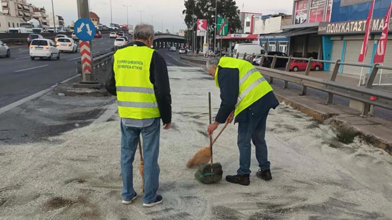Αποκαταστάθηκε η κυκλοφορία στη λεωφόρο Κηφισού που είχε διακοπεί εξαιτίας διαρροής πετρελαίου