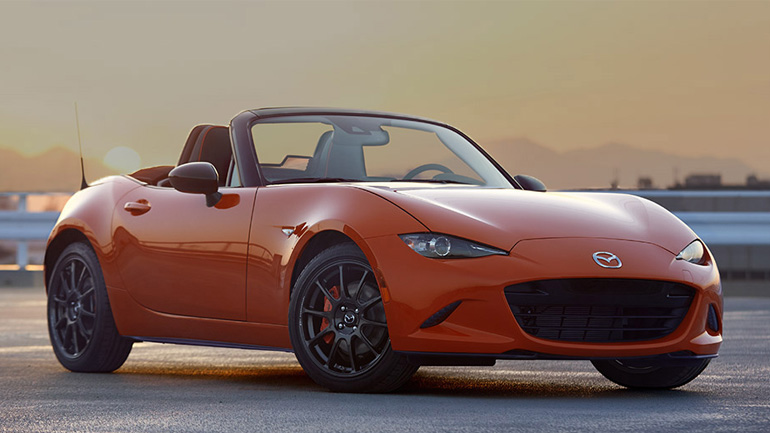 Το νέο Mazda MX-5 λέει όχι στο ρεύμα και επιμένει στη βενζίνη