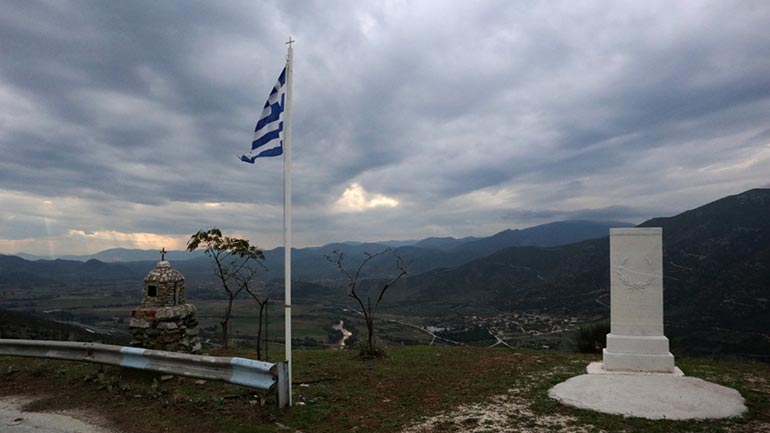 Τέμπη: Στο Μνημείο Πεσόντων Συμμάχων πνέει «άνεμος» υπερηφάνειας