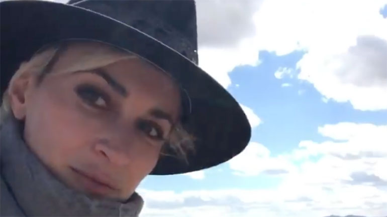 Υποτροφία για διευθύντριες φωτογραφίας προς τιμήν της Χάλινα Χάτσινς που σκοτώθηκε στα γυρίσματα της ταινίας «Rust»