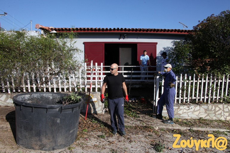 Εθελοντές από το πρωί έσπευσαν να βοηθήσουν τον Παναγιώτη