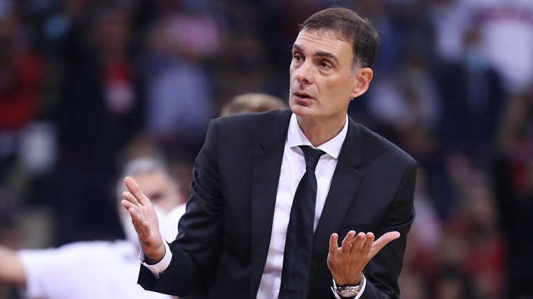 Μπαρτζώκας: «Ο κόσμος εξελίσσεται με την ομάδα, δεν θέλω να έχει το βάρος ο Σλούκας»