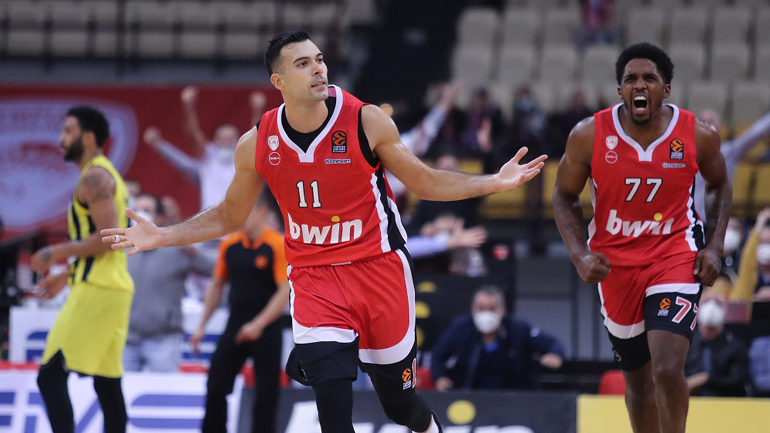 Σλούκας: «Δεν φοβάμαι να πάρω την ευθύνη, έπρεπε να έχουμε τελειώσει το ματς νωρίτερα»