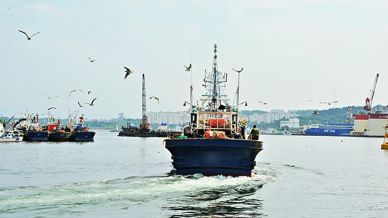 Η Βρετανία ενδέχεται να κινήσει νομικές διαδικασίες εναντίον της Γαλλίας για τα αλιευτικά δικαιώματα