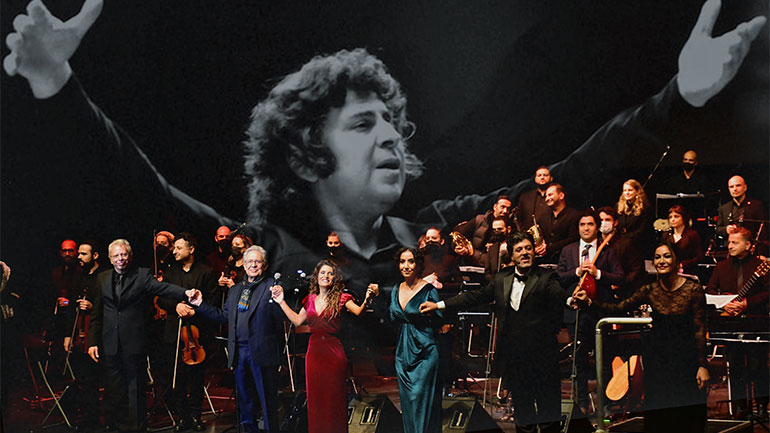 Τα τραγούδια του Μίκη Θεοδωράκη ακούστηκαν στην Κωνσταντινούπολη σε συναυλία του Ζουλφί Λιβανελί