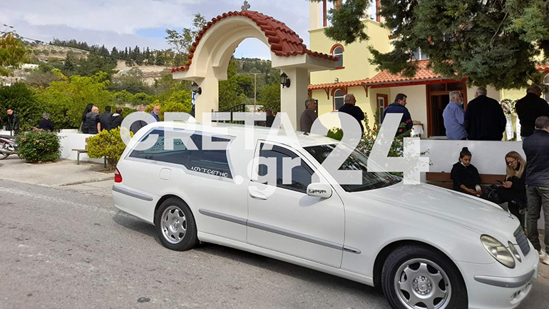 Κρήτη: Φίλοι και συγγενείς αποχαιρέτησαν τη Νεκταρία Κρήτη: Φίλοι και συγγενείς αποχαιρέτησαν τη Νεκταρία