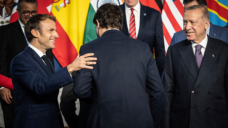 Διμερής συνάντηση Ερντογάν-Μακρόν στη G20 της Ρώμης