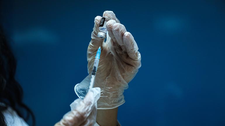 ΗΑΕ: Οι αρχές ενέκριναν το εμβόλιο της Pfizer για τα παιδιά ηλικίας 5 με 11 ετών