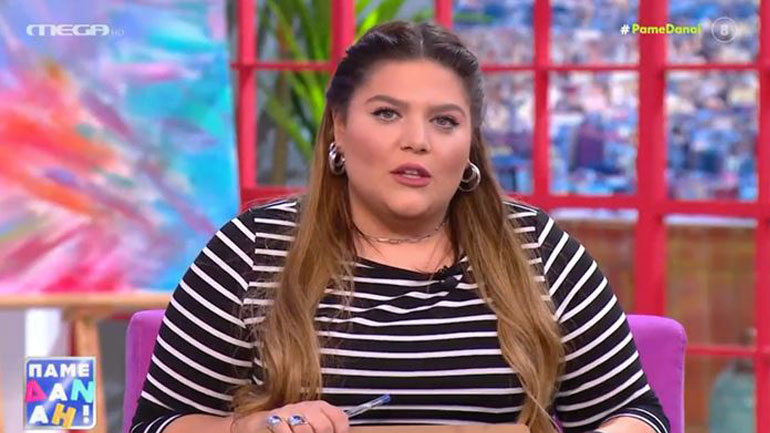 Η Δανάη Μπάρκα εμφανίστηκε στην εκπομπή της με ριγέ δίνοντας τη δική της απάντηση στον Τάσο Ξιαρχό
