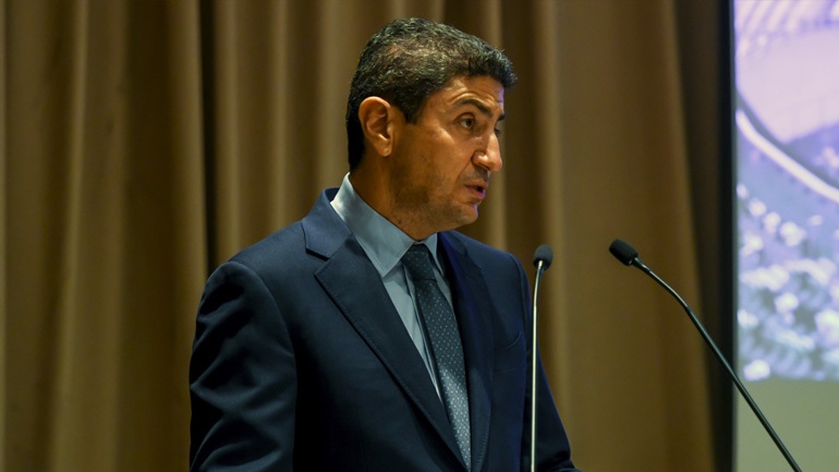 «Καρφώνει» τον Αυγενάκη ο ΣΚΑΪ: «Ο τραγέλαφος με τη Super League 2 φέρει την υπογραφή του»