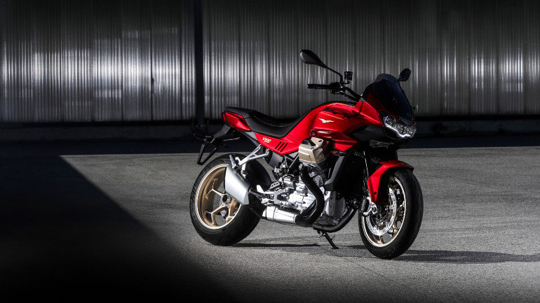 Αυτή είναι η Mandello V100 που θα φέρει τη Moto Guzzi στη Sport Touring κατηγορία.