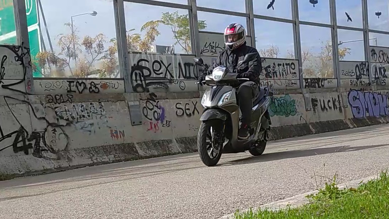 Σπορ συμπεριφορά στο δρόμο με μέγιστη ευελιξία.