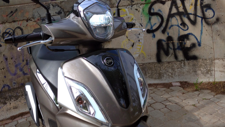 Full LED φωτιστικά σώματα με πολύ ισχυρή δέσμη.