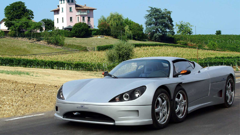 Το μοναδικό supercar με έξι τροχούς και άδεια κυκλοφορίας