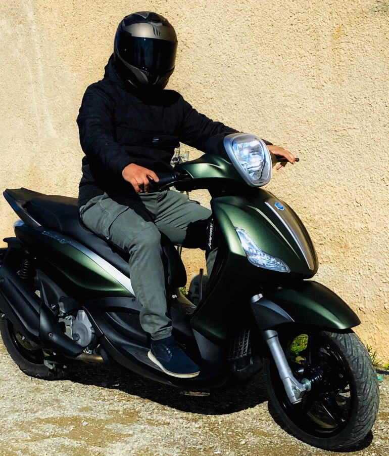 Τα μεγαλύτερα ταξίδια του τα έχει κάνει με το Beverly 350 του.