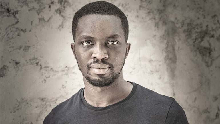 Ο Σενεγαλέζος συγγραφέας Μοχάμεντ Μπουγκάρ Σαρ τιμήθηκε με το βραβείο Γκονκούρ