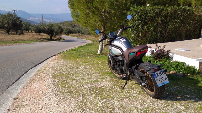 Ευχάριστο στην οδήγηση, είτε κινείσαι σβέλτα, είτε απολαμβάνεις τη διαδρομή!