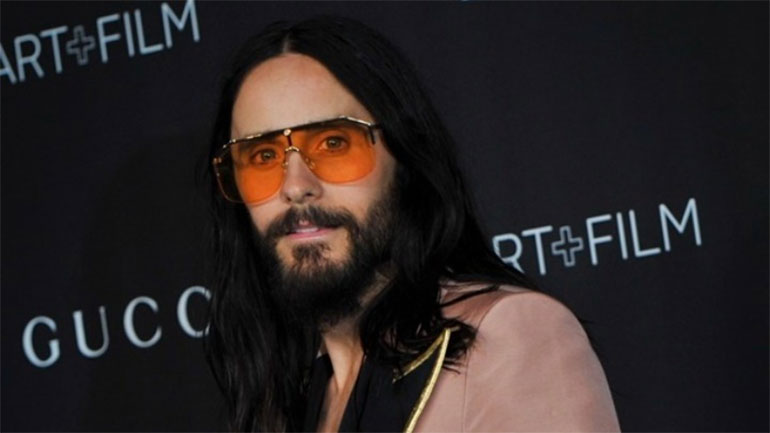 Ο Τζάρεντ Λέτο θολώνει τα όρια μεταξύ ήρωα και κακού