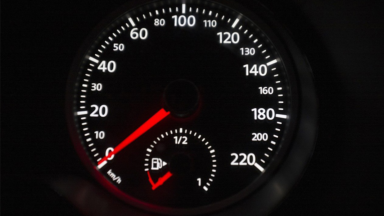 Γιατί όλα τα κοντέρ «κλέβουν» στα χιλιόμετρα; Πόσα λιγότερα δείχνουν;