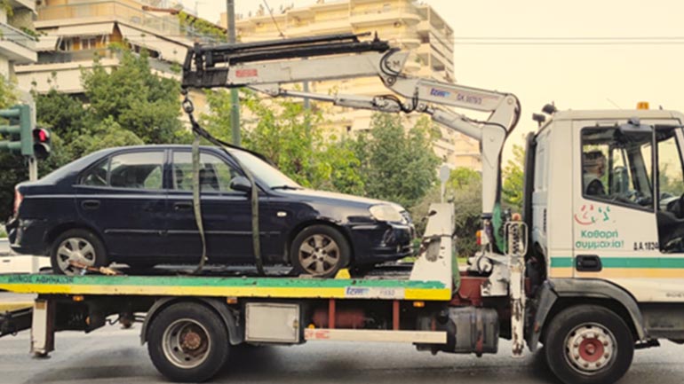 Ο Δήμος Αθηναίων απομάκρυνε 3.862 εγκαταλελειμμένα οχήματα και δίκυκλα