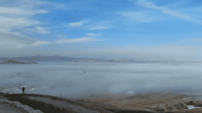 «Ντυμένα» στην ομίχλη τα νησιά των Κυκλάδων