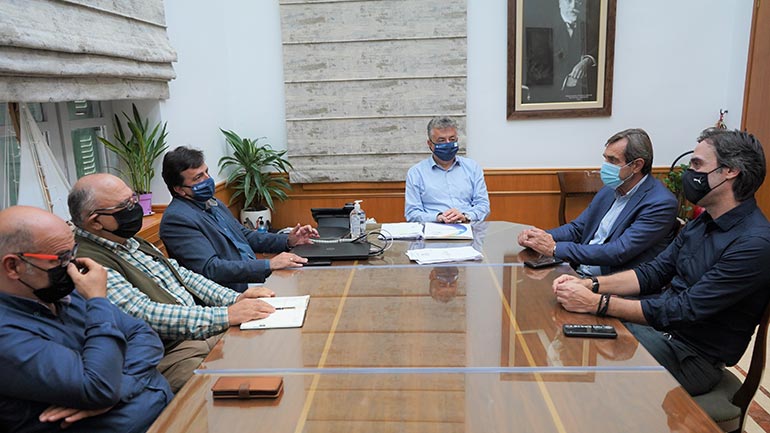 Ηράκλειο: Αναβαθμίζεται το Βαρδινογιάννειο Αθλητικό Κέντρο – Υπογραφή σύμβασης ενός εκατ. ευρώ