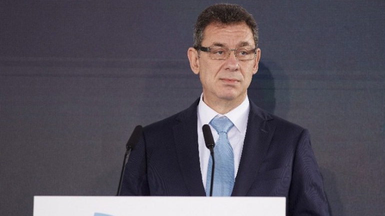 Μπουρλά: Η Pfizer έχει συνομιλίες με 90 χώρες για το χάπι κατά της Covid-19