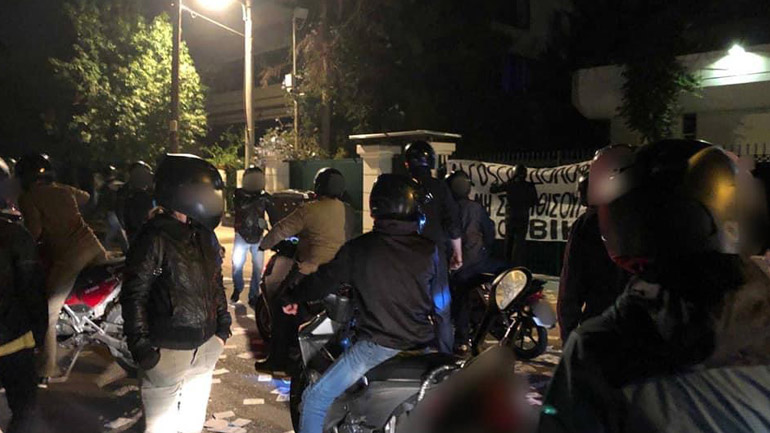 Μοτοπορεία και παρέμβαση του «Ρουβίκωνα» στην πρεσβεία της Κίνας στο Ψυχικό