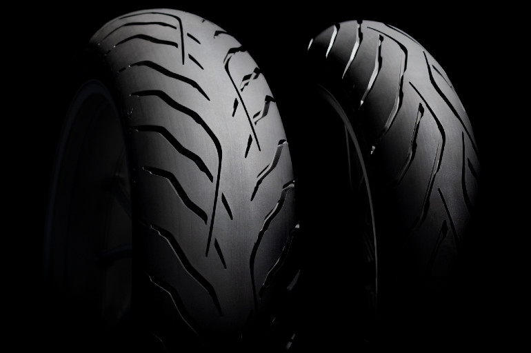 Ιδανικό για sport touring μοτοσικλέτες αλλά και crossover μοτοσικλέτες μεγάλου κυβισμού.