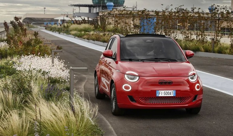 Fiat 500 e -320 χλμ. -42 kWh -87 kW -από 27.400 €