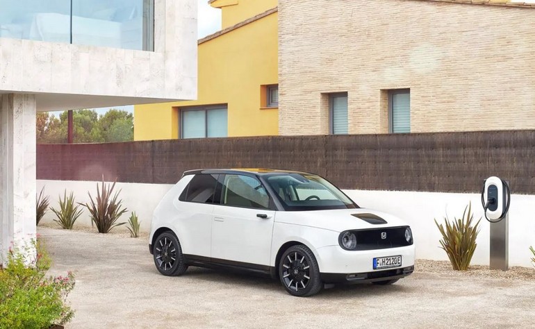 Honda e -222 χλμ. -35.5 kWh-111 kW-από 37.390 €