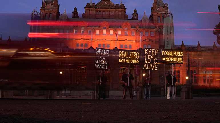 «Αρκετά με το μπλα μπλα»: Οι νέοι βγαίνουν στους δρόμους της Γλασκόβης, ζητώντας να υπάρξει δράση για το κλίμα