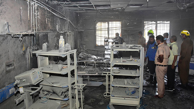 Ινδία: Τουλάχιστον 11 ασθενείς σκοτώθηκαν σε πυρκαγιά που ξέσπασε σε νοσοκομείο